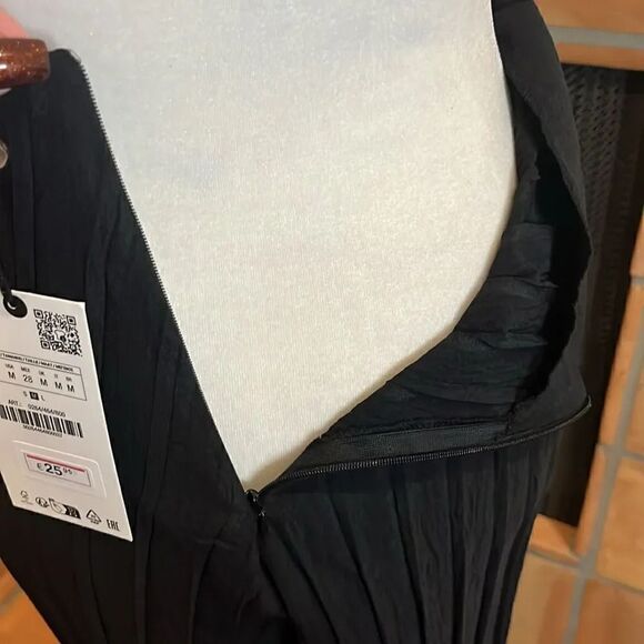 Zara Black Flowy Pleated Wide Leg Trousers, M! - Picture 6 of 10